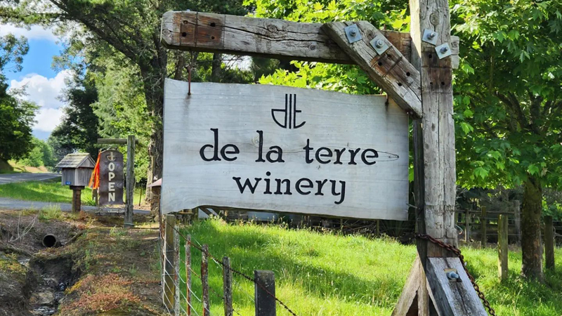 A Sign to the de la terre winery